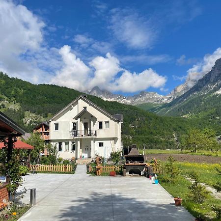 Hotel Bujtina Izet Selimaj Valbone Exteriér fotografie