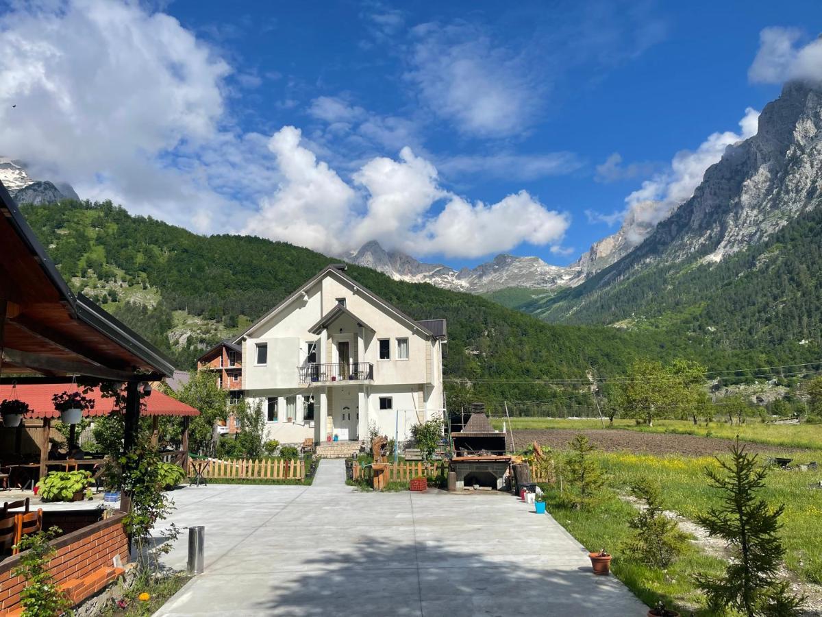 Hotel Bujtina Izet Selimaj Valbone Exteriér fotografie