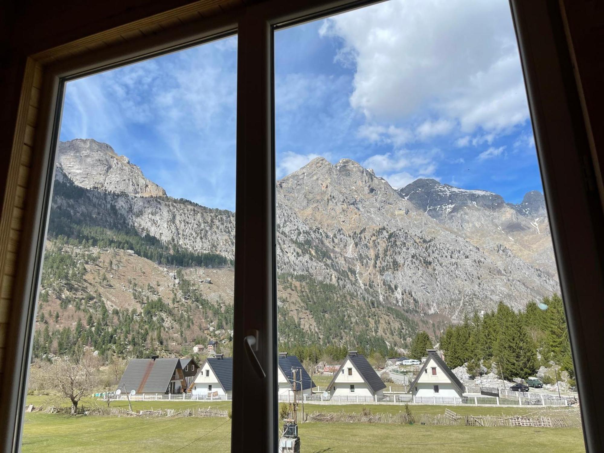 Hotel Bujtina Izet Selimaj Valbone Exteriér fotografie